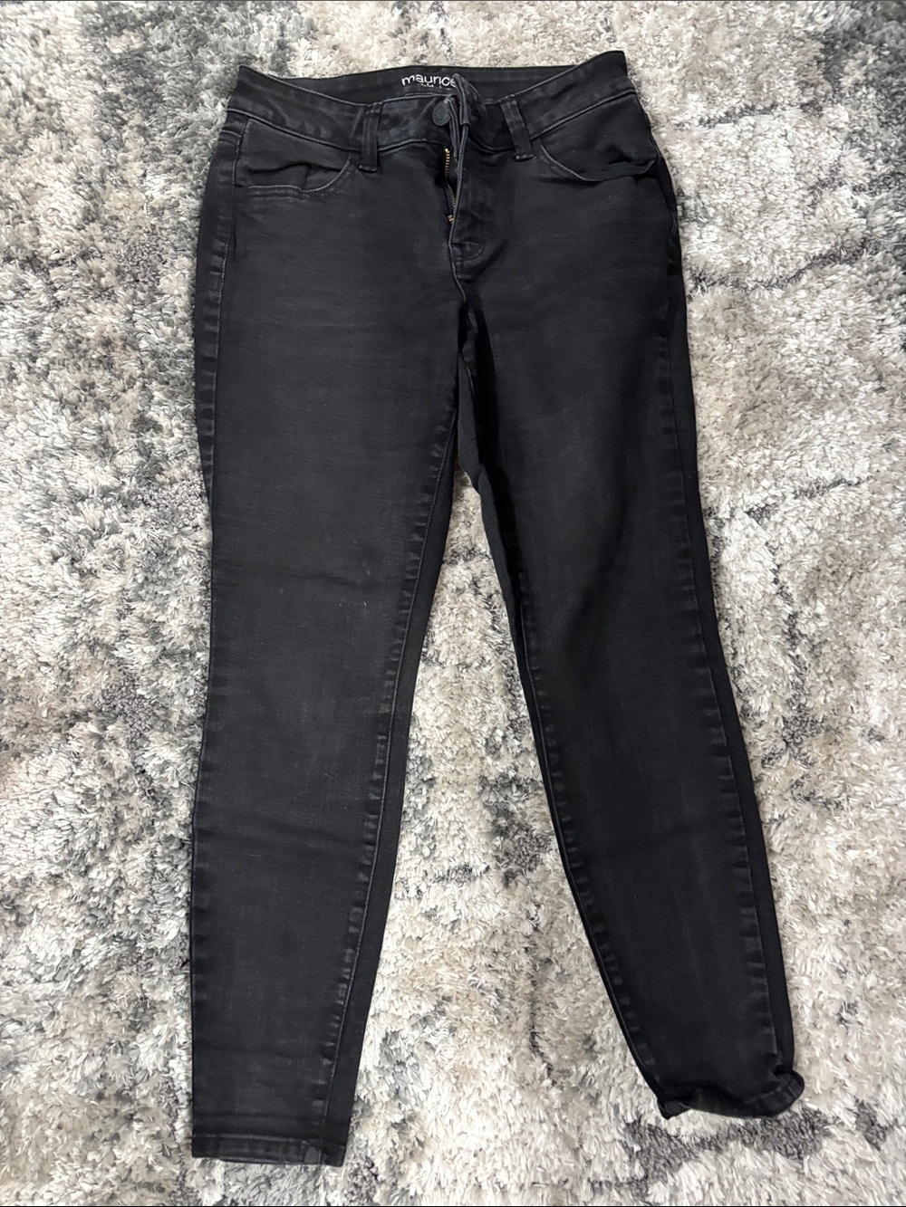Black mid-Rise Skinny Jeans